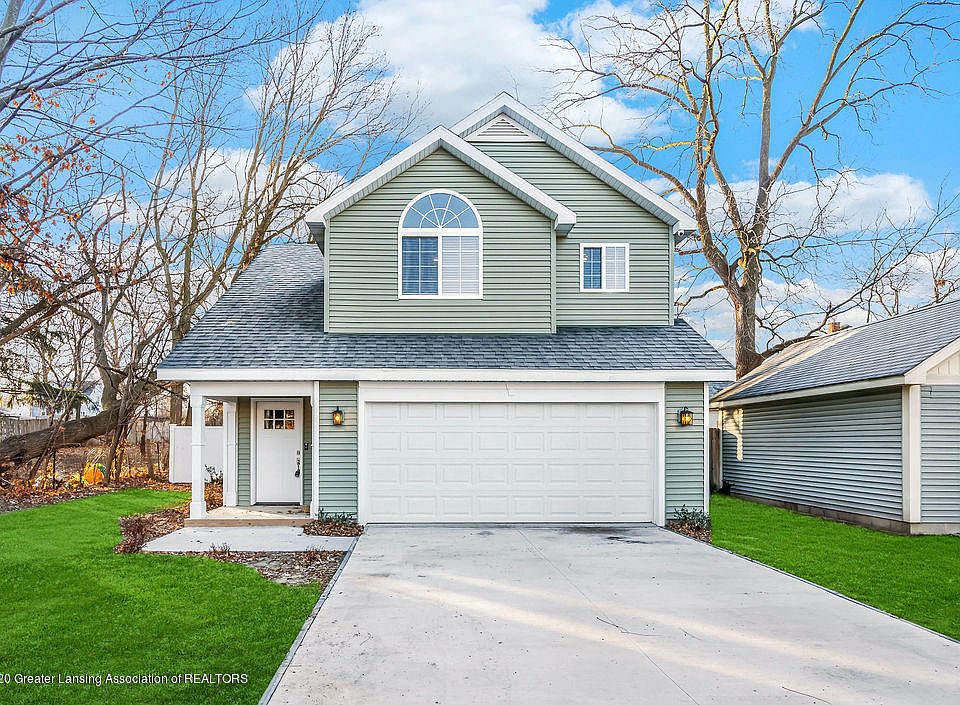 1st image of 832 E Shiawassee St