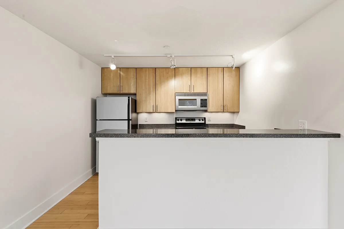 1 bed, $2,030 — Photo 4