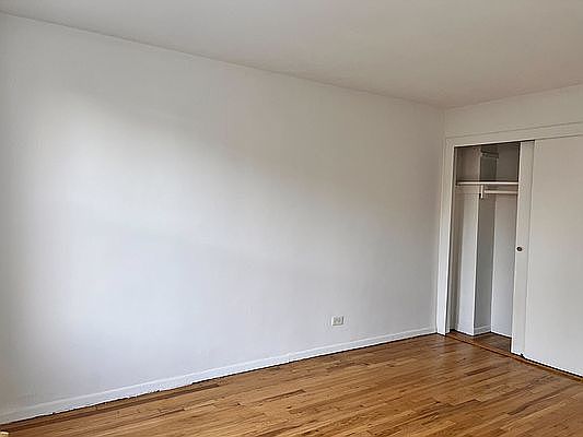 4th image of 142-27 Barclay Ave #403