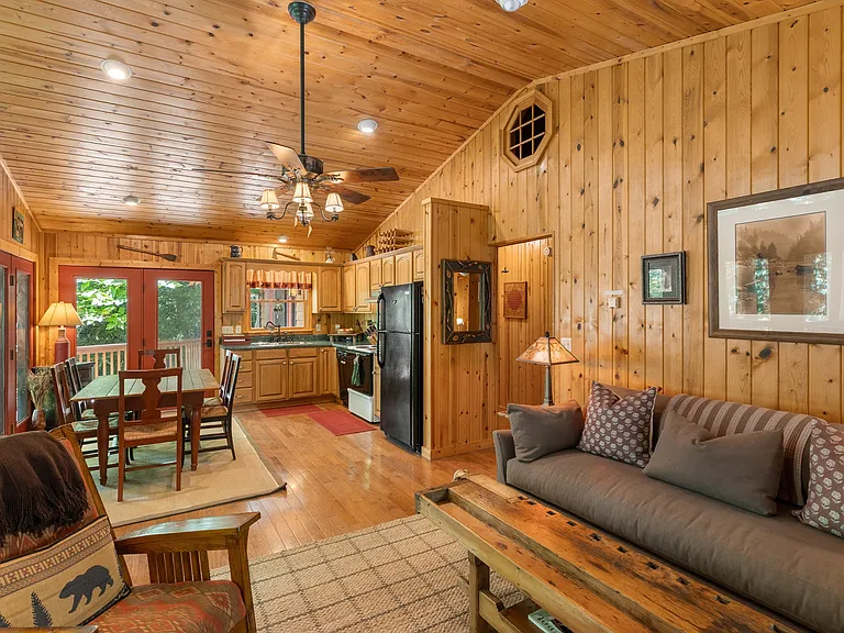 361 Wyanoak Rd — Photo 10