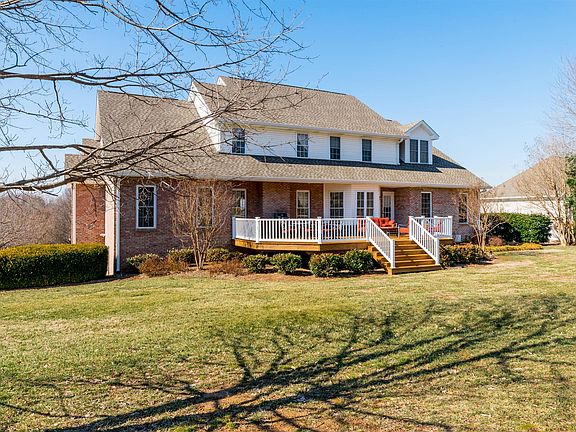 2nd image of 2996 Edgemont Dr