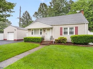 819 Rodgers Ct, Rahway, NJ 07065
