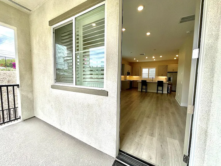 1692 Enterprise Dr — Photo 44