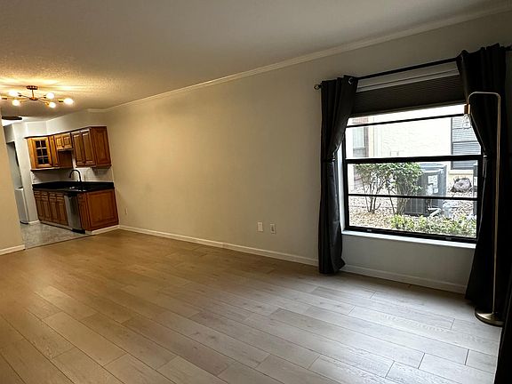 4th image of 13608 S Village Dr #6105