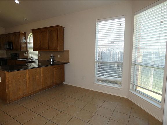4th image of 12853 Danville Dr