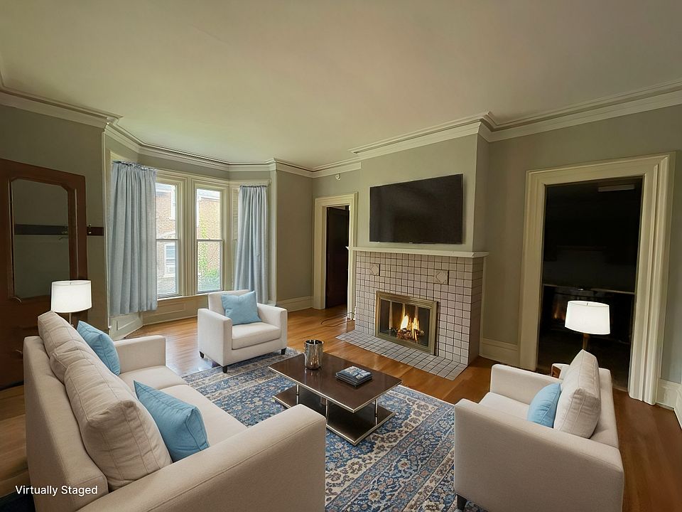 Virtually staged Living room (Design Ideas)