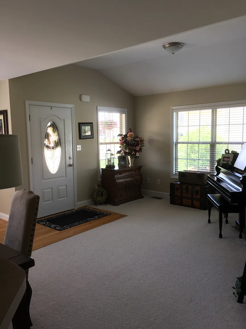 300 Oxford Cir photo 1