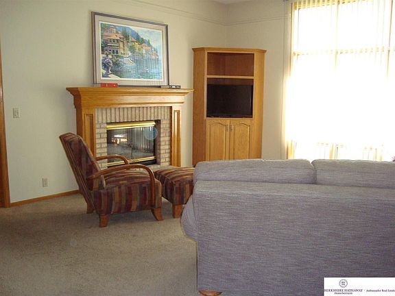 3rd image of 15929 Lamp Cir