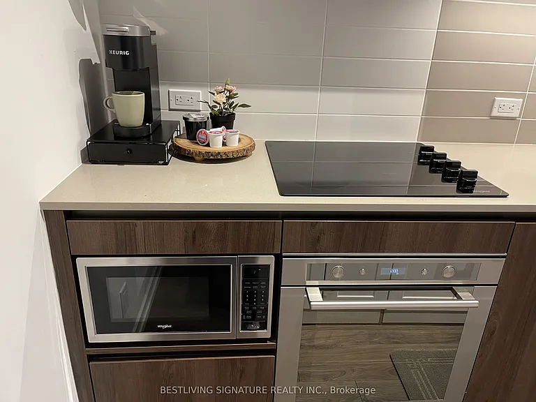 7890 Jane St #1106 — Photo 4