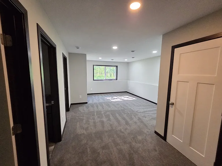 1029X Holton Ave — Photo 14
