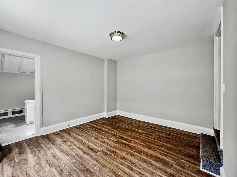 130 E Chestnut St — Photo 11