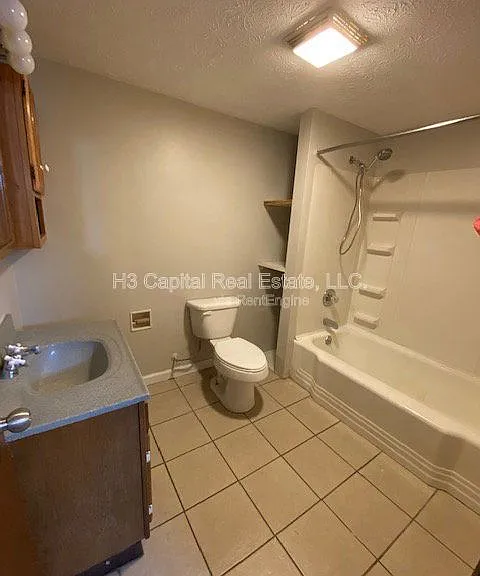 2011 Harris St #C — Photo 8
