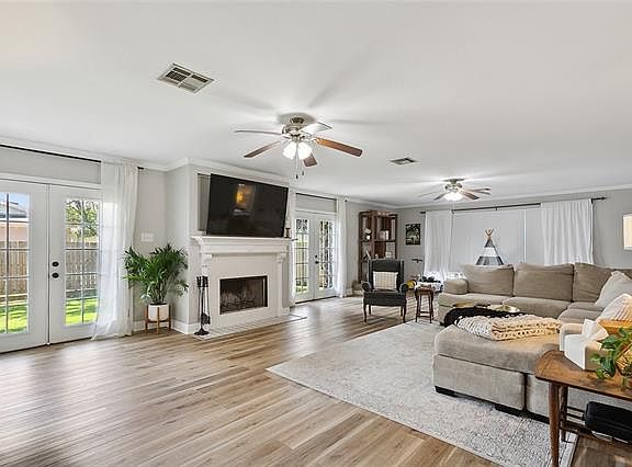 3rd image of 2817 Belmont Pl