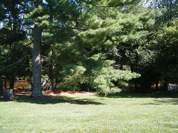 5th image of 915 Edgebrook Dr N