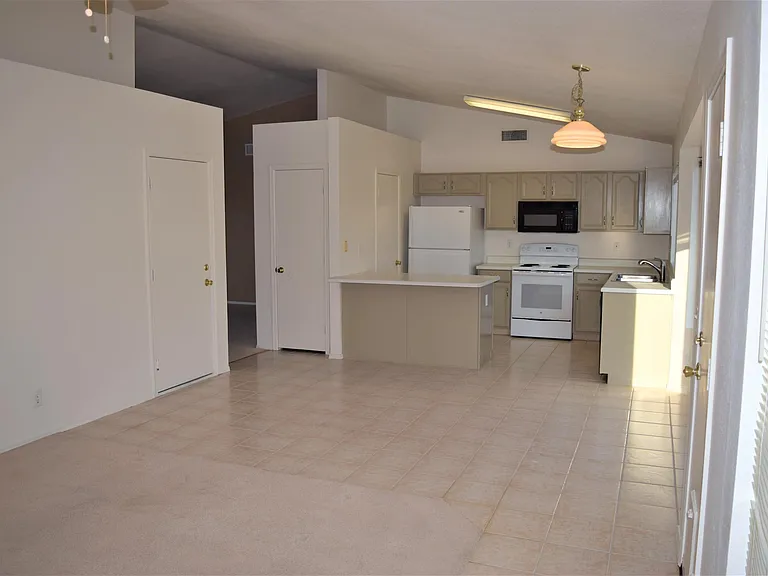 13323 E Butler St — Photo 8