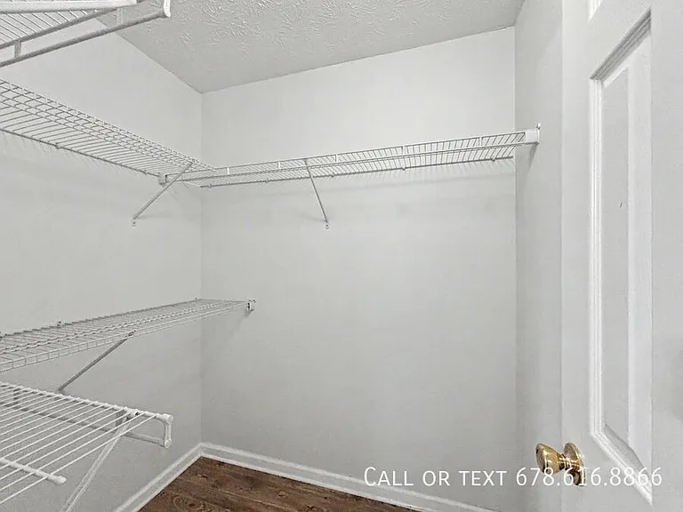 560 Lee Byrd Rd #B — Photo 10