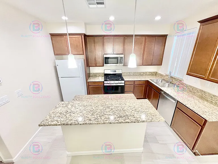 1013 Middle Gate Rd — Photo 5