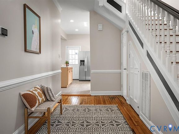 5th image of 307 W 26th St