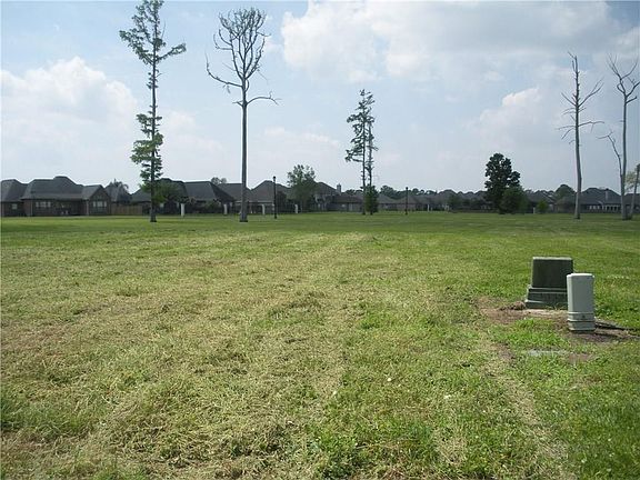 3rd image of 624 Desoto Dr