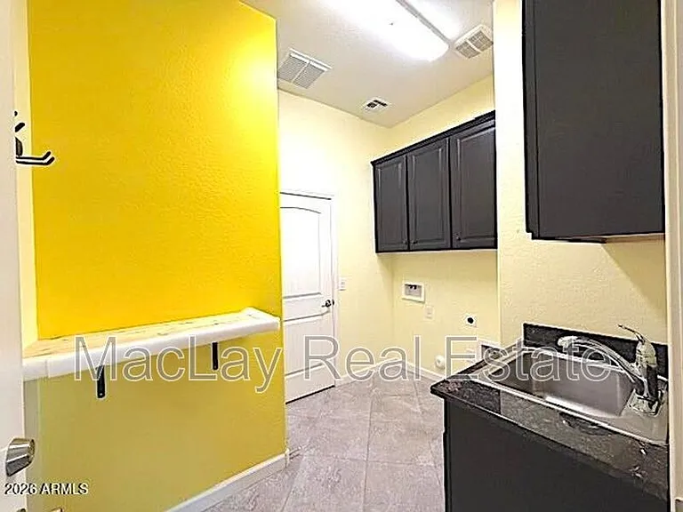 1142 E Bajor St — Photo 8