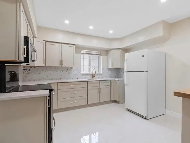 1221 NW 34th Ave — Photo 3