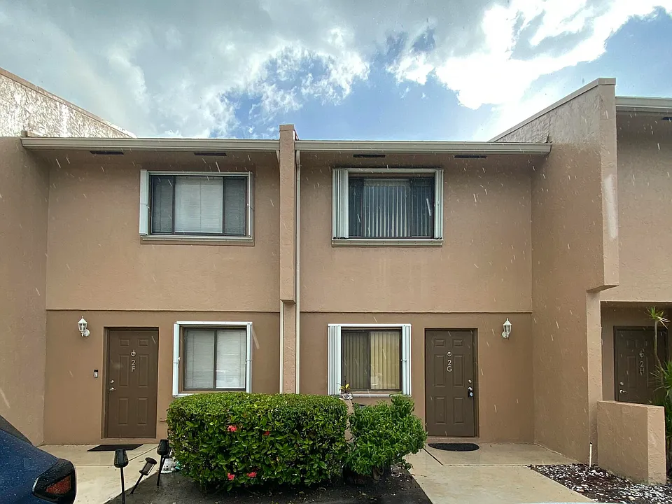 139 Sparrow Dr #2G