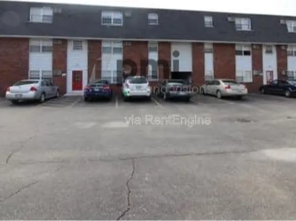 24 W Buchanan Ave #16, Charleston, IL 61920
