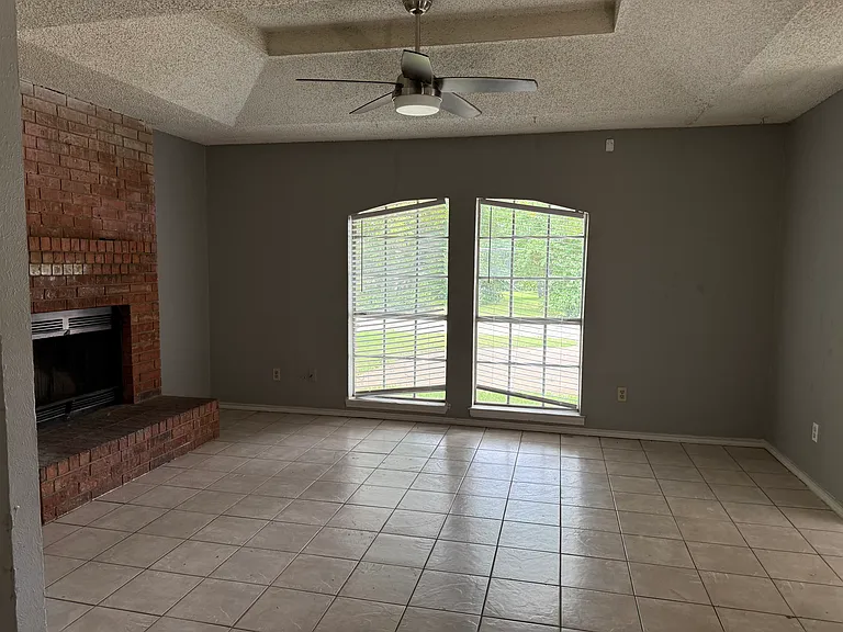 702 Scott Dr — Photo 12