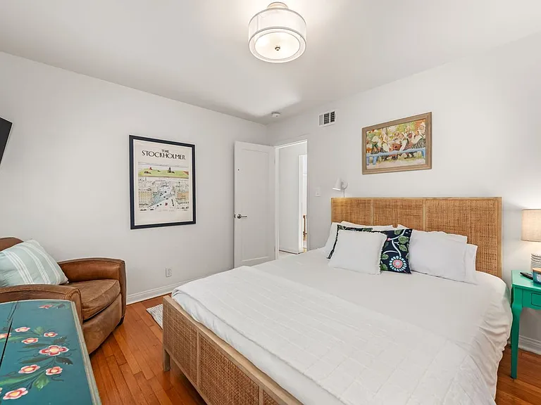 8221 Delgany Ave — Photo 14