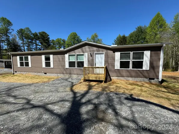 15 Tupper Ln, Hendersonville, NC 28792