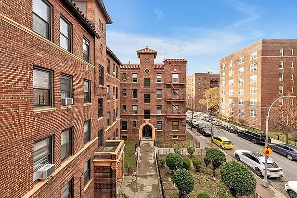 Rented by EZ Sell Realty | media 6