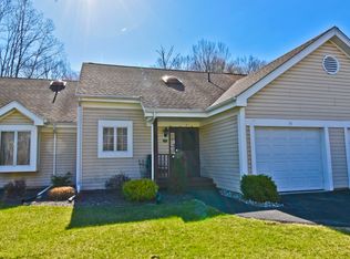 75 Village Dr, Stroudsburg, PA 18360