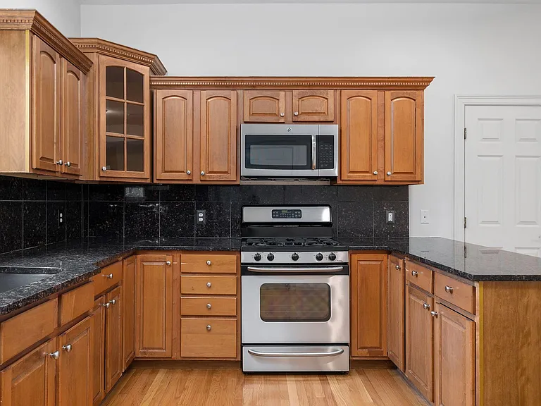 75 Orchard Ave #4 — Photo 19