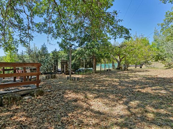 4th image of 4820 Woodland Dr