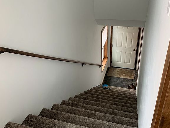 5th image of 721 Cottonwood Ct Unit B