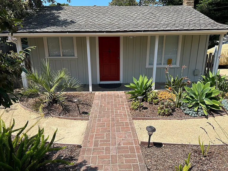 Monterey St — Photo 1