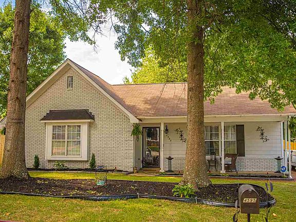3rd image of 4595 Columbia Woods Ln