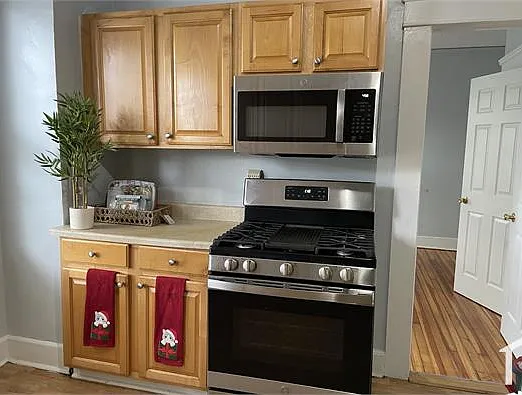 34 Greenwood Hill St #2R — Photo 6
