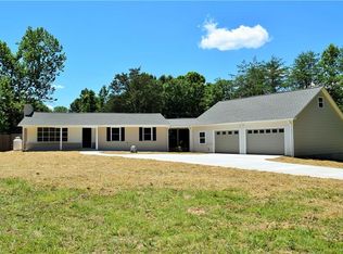 7635 Happy Hill Rd, Kernersville, NC 27284