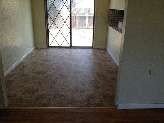 5th image of 2332 Village Circle Dr