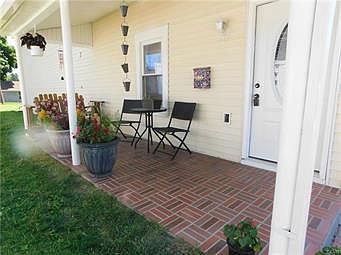 3rd image of 923 Siegfried Ave