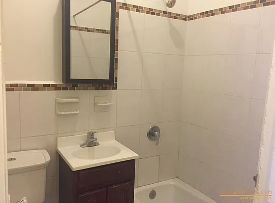 Rented by Sophie Bednarczyk | media 32