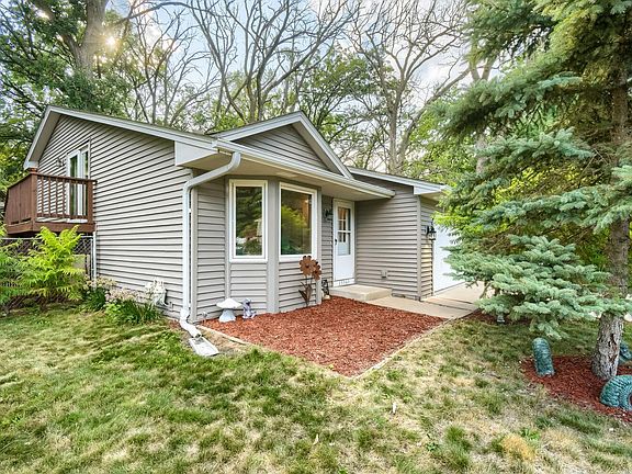 3rd image of 13361 Wellington Cir