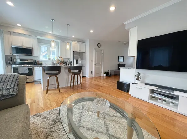 58 Starbird Ave Unit 1, Roslindale, MA 02131