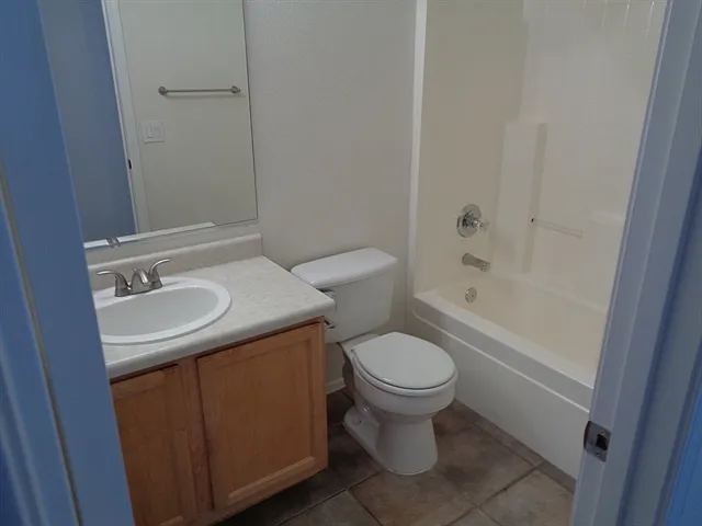 8057 W Hatcher Rd — Photo 12