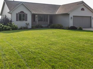 1416 Wilbert Hill Ct, Green Bay, WI 54313