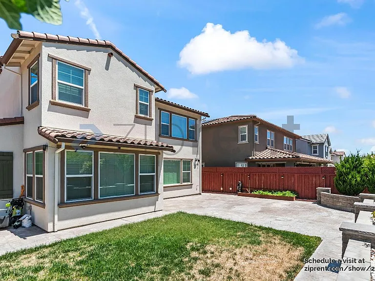 350 E Huntley Ave — Photo 39