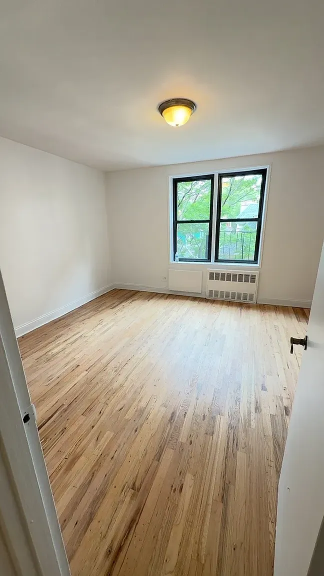 350 East 19th Street — Photo 1