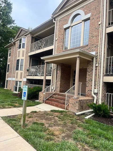 3 bed, 1218 sqft, $2,850 — Photo 4