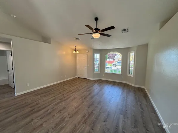 2300 W Windmill Ave, Nampa, ID 83651
